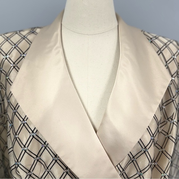 NWT R&M Richards Evening Jacket 20W Champagne & Black Diamond Rhinestone Clasp - Picture 4 of 11